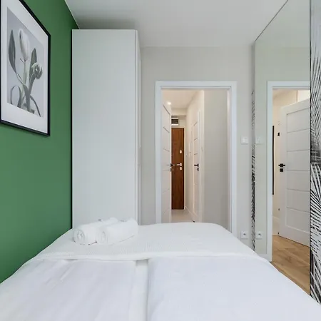 Modern On Lobzowska Street By Renters Apartamento